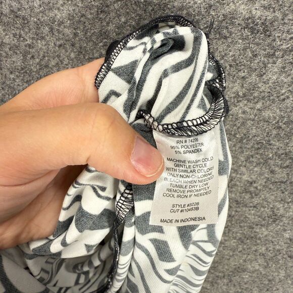 En Focus Studio Dress Women 6 White Geometric Maxi Long Sleeveless Halter Neck - Picture 5 of 6